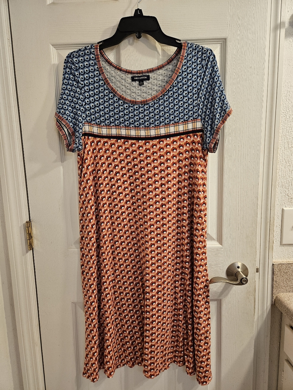 Max Edition Blue and Orange Patterned Midi Dress.